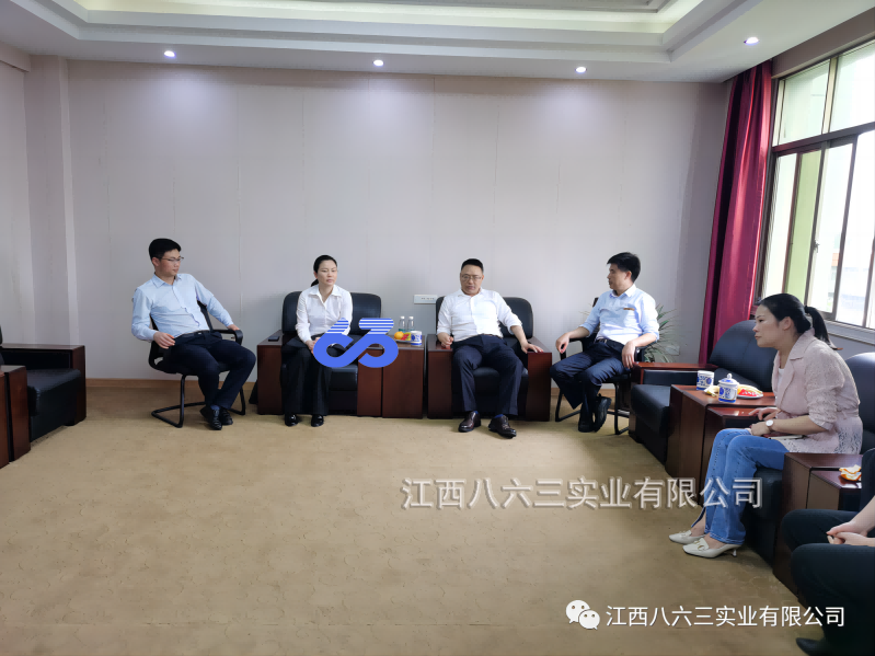萍鄉(xiāng)學(xué)院黨委委員、副院長(zhǎng)邱建丁一行到八六三開展調(diào)研指導(dǎo)
